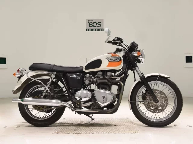 Triumph  BONNEVILLE T100 лот № 2953 оценка 4  с аукциона в Японии