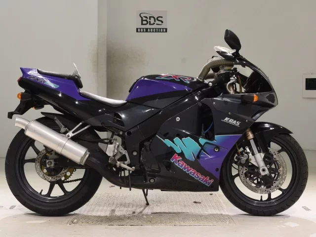 Kawasaki ZXR250-2 лот № 5252 оценка 4  с аукциона в Японии