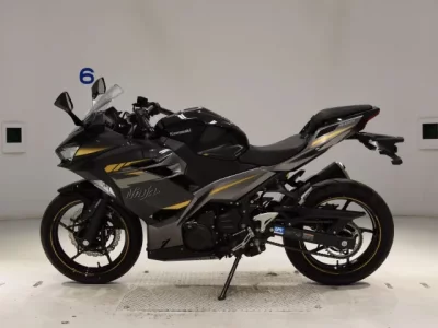 Kawasaki NINJA400-2 лот № 0261 оценка 6  с аукциона в Японии 2