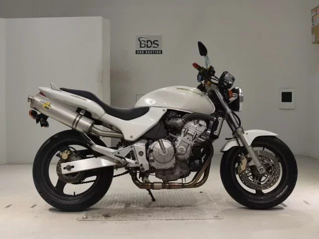 Honda HORNET600 лот № 0333 оценка 4  с аукциона в Японии
