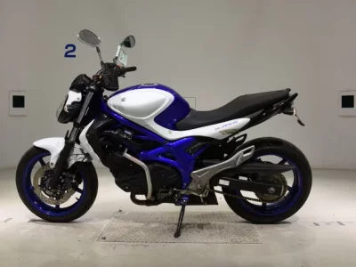 Suzuki GLADIUS400  с аукциона в Японии