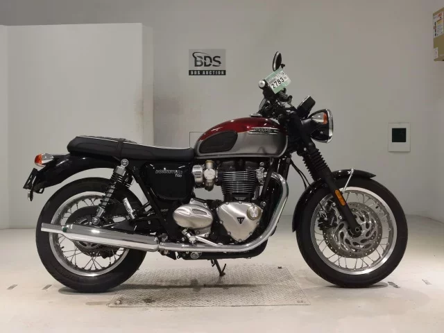 Triumph  BONNEVILLE T120 лот № 2783 оценка 5  с аукциона в Японии