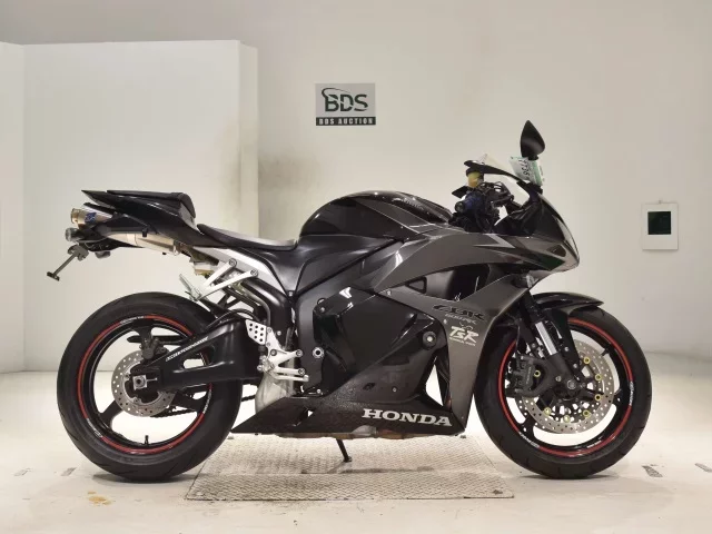 Honda CBR600RR лот № 7736 оценка 4  с аукциона в Японии