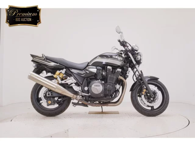 Yamaha XJR1300-2 лот № 2553 оценка 4  с аукциона в Японии