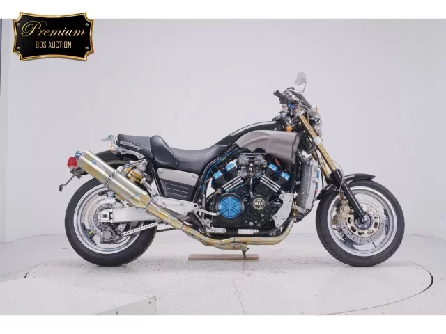 Yamaha V-MAX лот № 0033 оценка 4  с аукциона в Японии