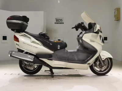 Suzuki SKYWAVE 650LX