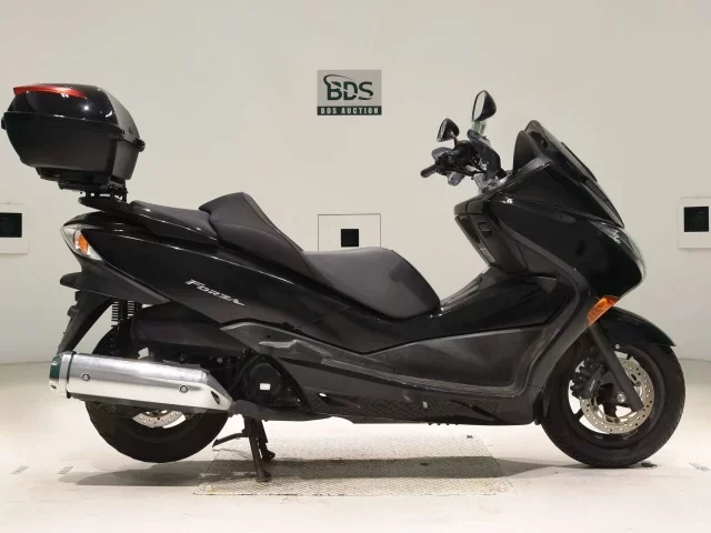 Honda FORZA Z лот № 7925 оценка 4  с аукциона в Японии