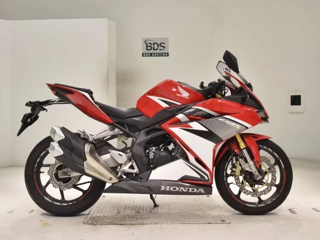 Honda CBR250RR-2A лот № 2887 оценка 5  с аукциона в Японии