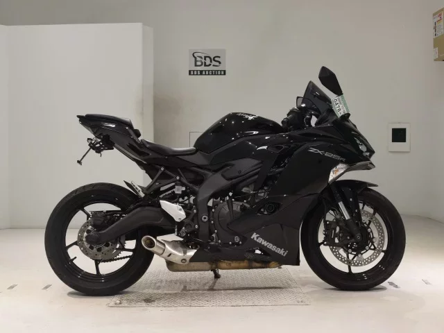 Kawasaki ZX-25R лот № 0478 оценка 5  с аукциона в Японии