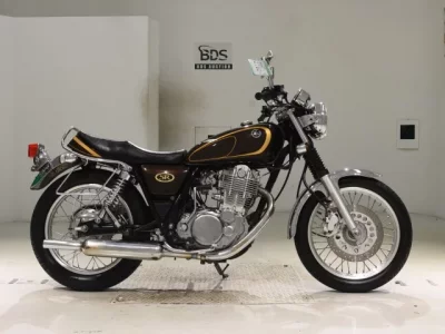 Yamaha SR400-3