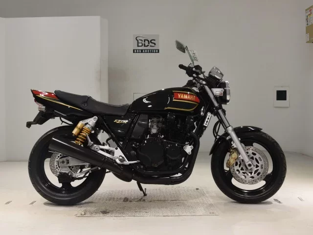 Yamaha XJR400 лот № 0319 оценка 4  с аукциона в Японии