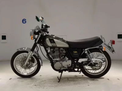 Yamaha SR400-4  с аукциона в Японии