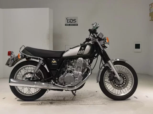 Yamaha SR400-4 лот № 2827 оценка 5  с аукциона в Японии