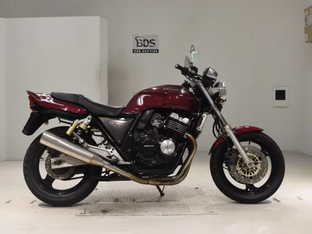 Honda CB400SF лот № 0305 оценка 4  с аукциона в Японии