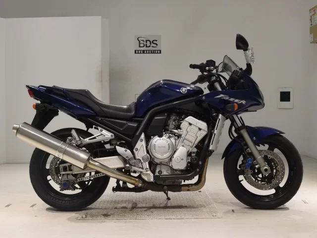 Yamaha FZS1000 FEATHER лот № 0130 оценка 4  с аукциона в Японии