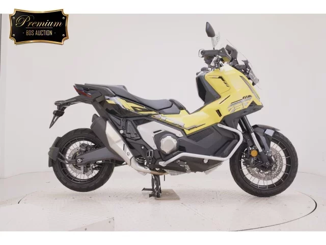 Honda X-ADV750-2 лот № 2556 оценка 8  с аукциона в Японии