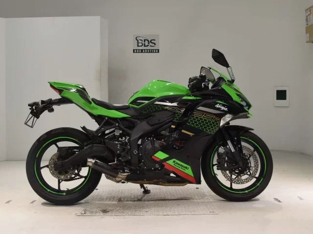 Kawasaki ZX-25R лот № 2656 оценка 4  с аукциона в Японии