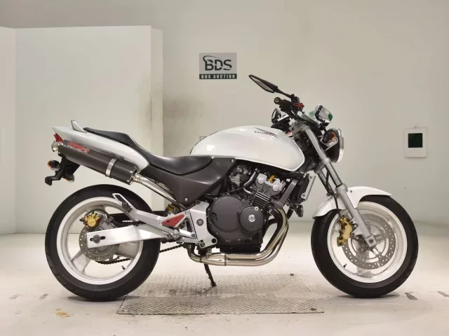 Honda HORNET250 лот № 7871 оценка 4  с аукциона в Японии