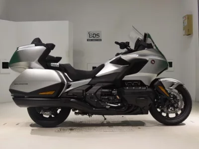 Honda GL1800 TOUR D  с аукциона в Японии