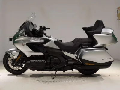 Honda GL1800 TOUR D  с аукциона в Японии