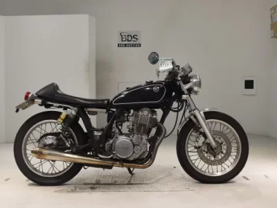 Yamaha SR400-3