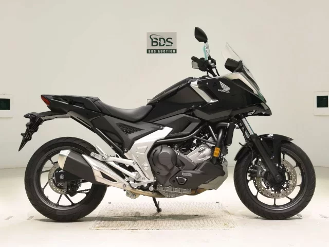 Honda NC750XD-3 лот № 7746 оценка 7  с аукциона в Японии