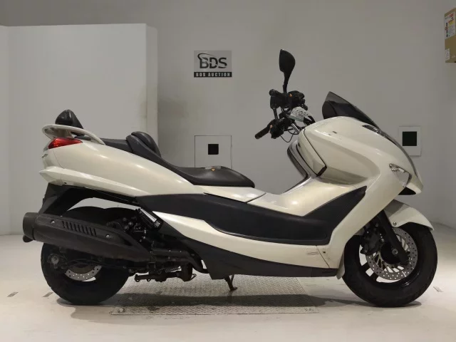Yamaha MAJESTY 250-4 лот № 0241 оценка 4  с аукциона в Японии