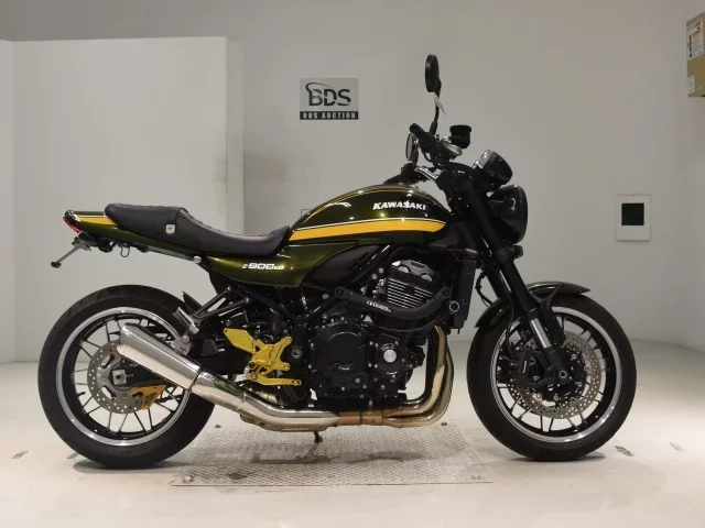 Kawasaki Z900RS лот № 2712 оценка 5  с аукциона в Японии