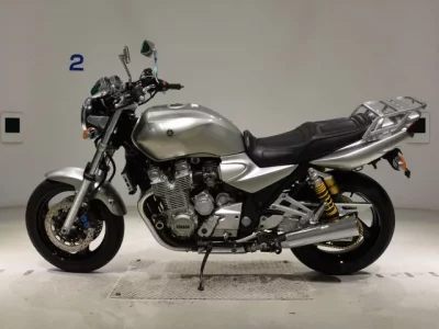 Yamaha XJR1300  с аукциона в Японии