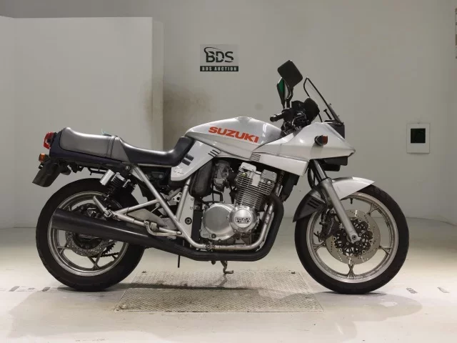 Suzuki GSX400S KATANA лот № 2969 оценка 4  с аукциона в Японии