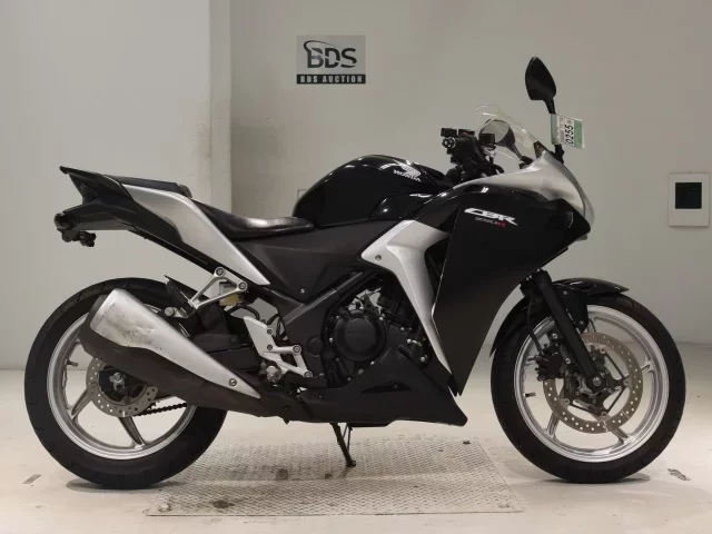 Honda CBR250R лот № 0255 оценка 4  с аукциона в Японии