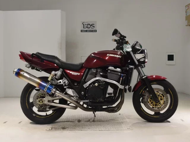 Kawasaki ZRX1100 лот № 2820 оценка 4  с аукциона в Японии