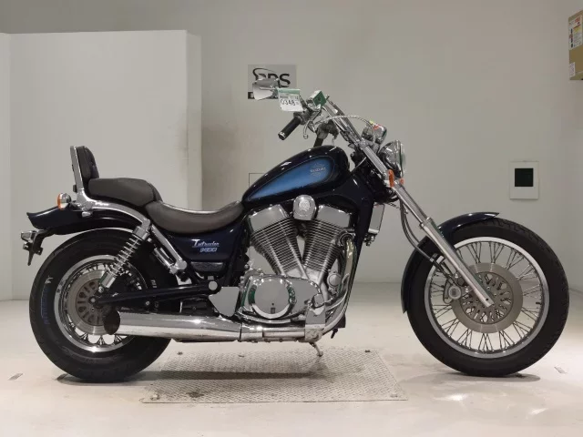 Suzuki INTRUDER 1400 лот № 0348 оценка 4  с аукциона в Японии