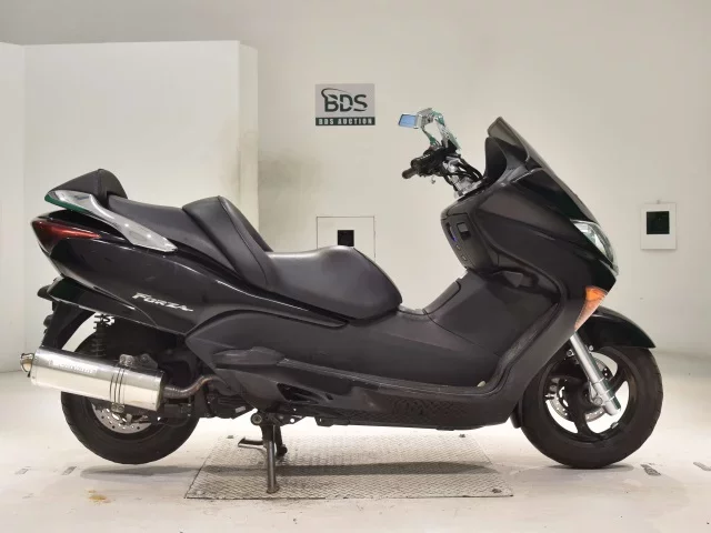 Honda FORZA X лот № 2622 оценка 4  с аукциона в Японии