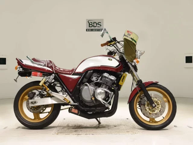 Honda CB400SF лот № 7842 оценка 4  с аукциона в Японии