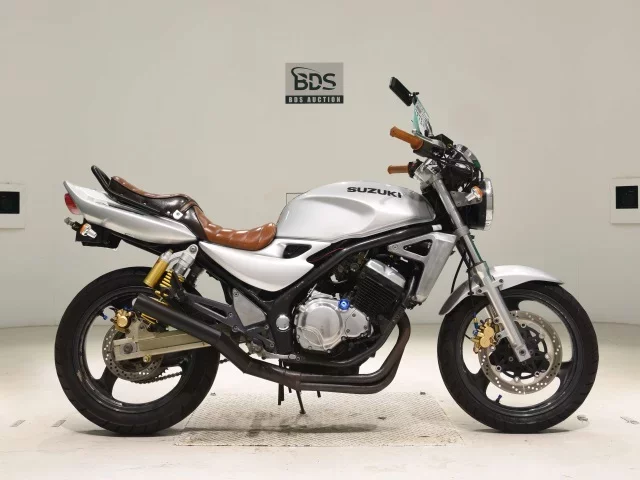 Suzuki GSX250 лот № 7873 оценка 4  с аукциона в Японии