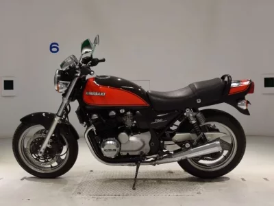 Kawasaki ZEPHYR750  с аукциона в Японии
