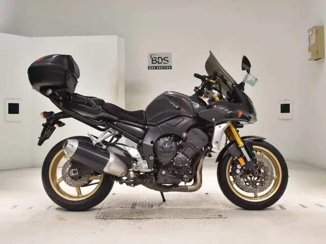 Yamaha FZ-1 FEATHER лот № 3001 оценка 4  с аукциона в Японии