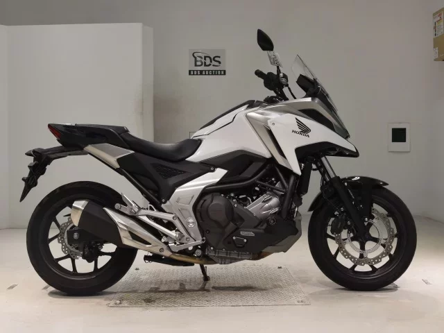 Honda NC750XD-3 лот № 0508 оценка 5  с аукциона в Японии