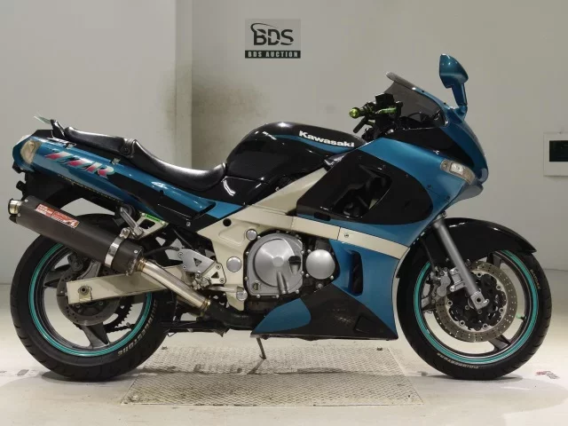 Kawasaki ZZR400-2 лот № 2737 оценка 4  с аукциона в Японии