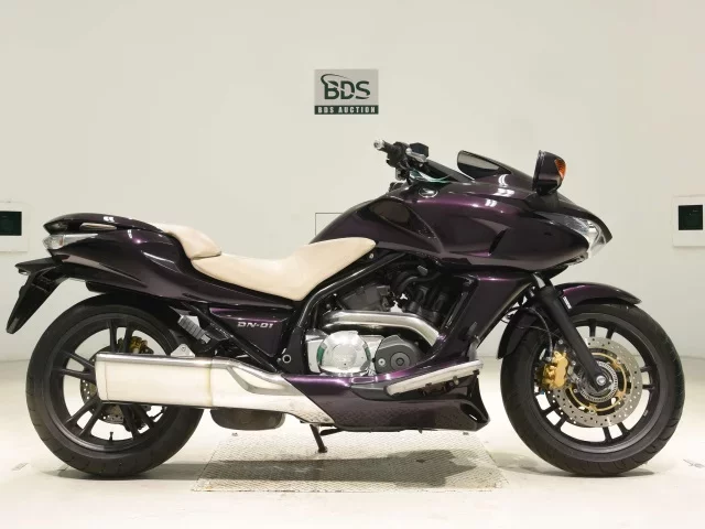 Honda DN-01 лот № 7794 оценка 4  с аукциона в Японии
