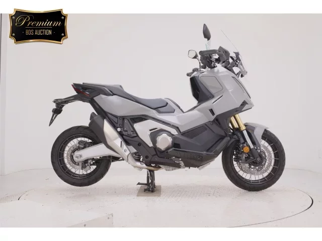 Honda X-ADV750-2 лот № 2525 оценка 7  с аукциона в Японии