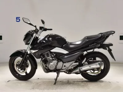 Suzuki GSR250  с аукциона в Японии