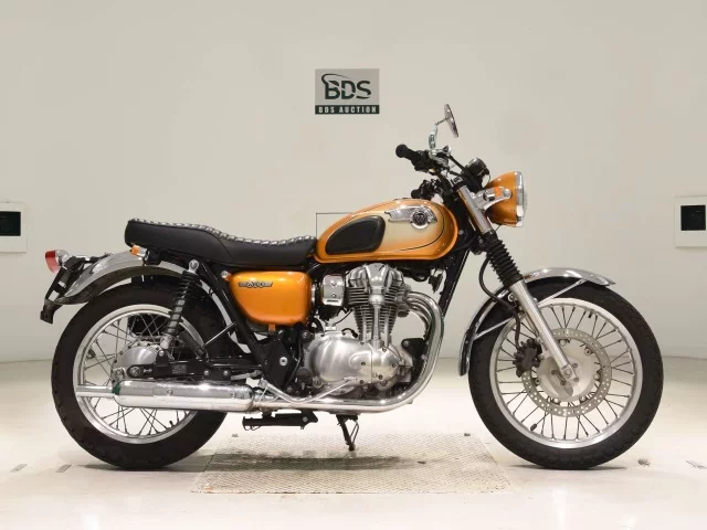 Kawasaki W800 лот № 7681 оценка 5  с аукциона в Японии