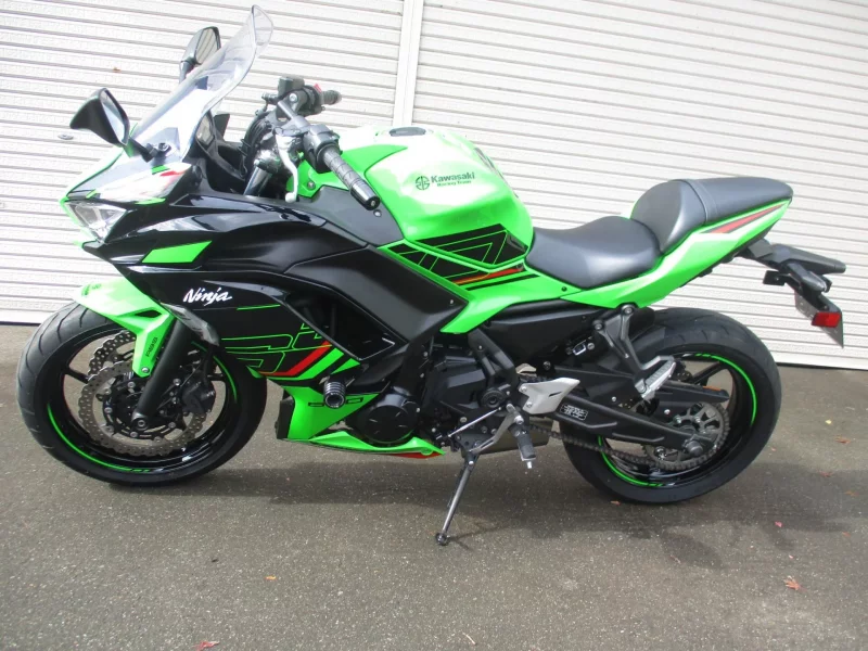 Kawasaki Ninja 650 KRT ED лот № 04100 оценка 5  с аукциона в Японии