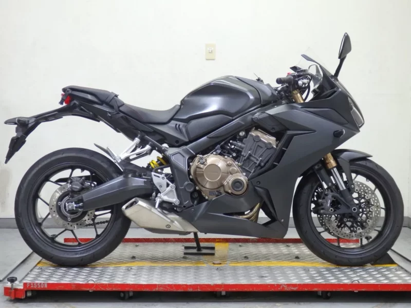 Honda CBR650R лот № 00228 оценка 4  с аукциона в Японии