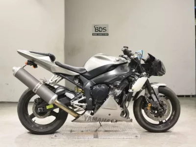 Yamaha YZF-R1