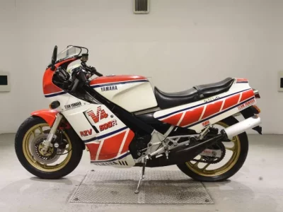 Yamaha RZV500R  с аукциона в Японии