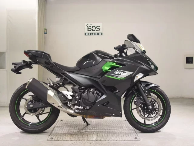 Kawasaki NINJA250-2 лот № 7514 оценка 5  с аукциона в Японии