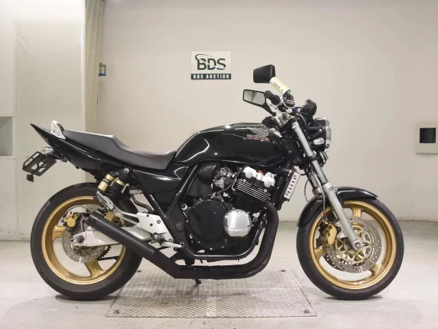 Honda CB400SFV-3 лот № 7520 оценка 4  с аукциона в Японии